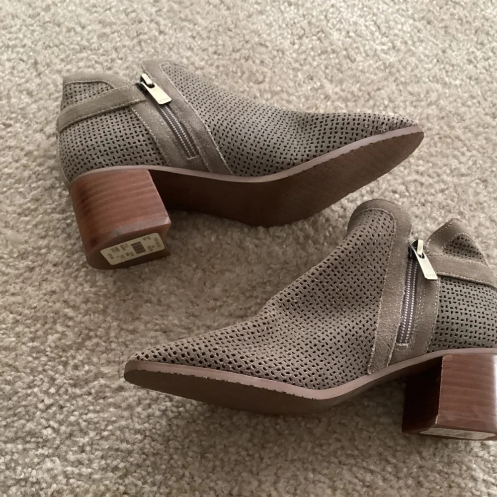 NYDJ Boots size 6